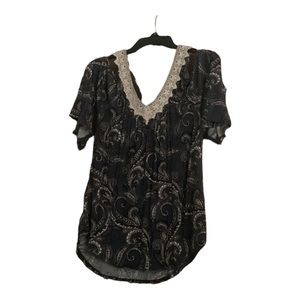 Shirt Black & White Paisley Size S 17” pit to pit 25” Length by Charlotte Russe